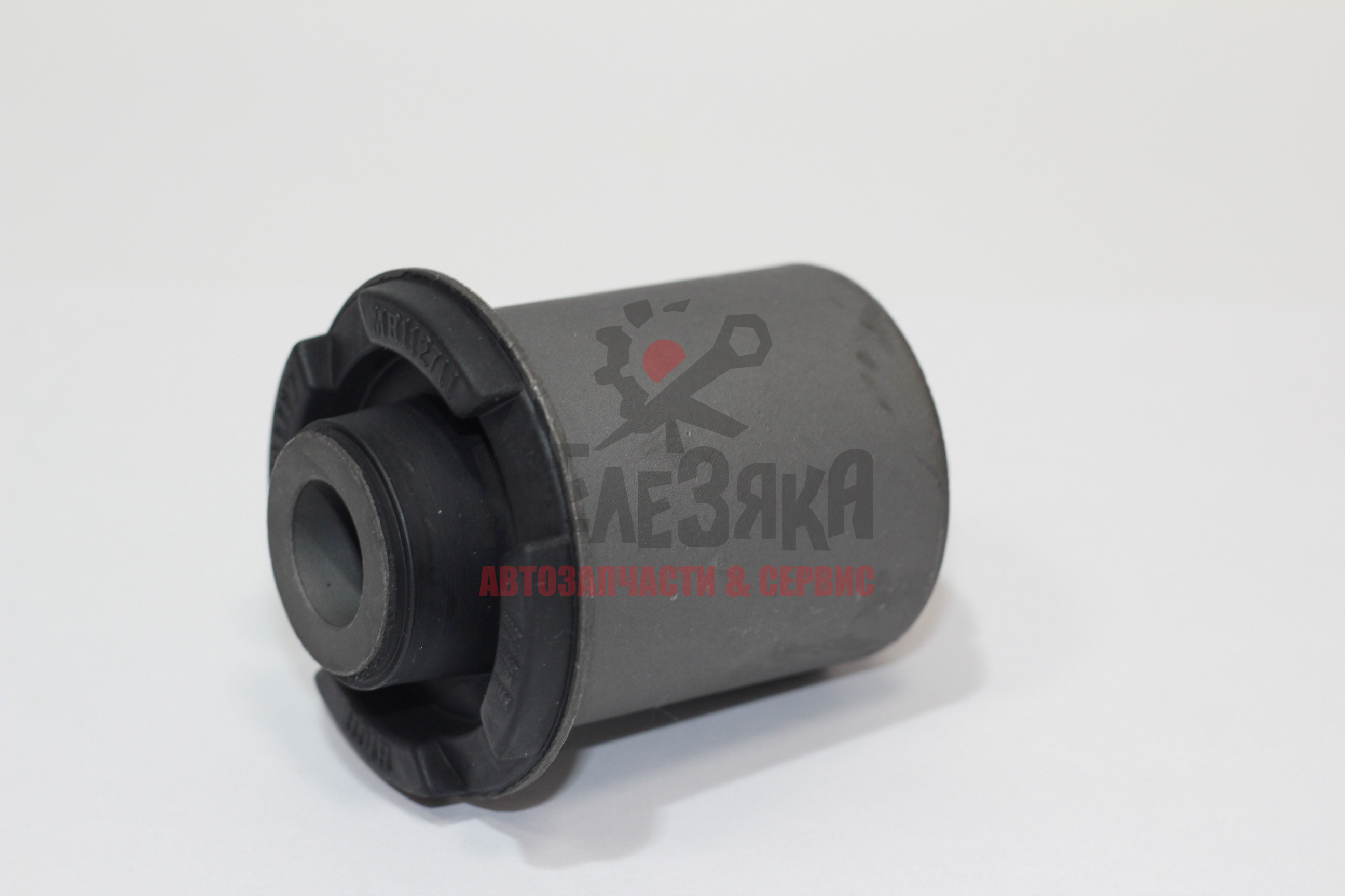 Сайлентблок переднего нижнего рычага RR