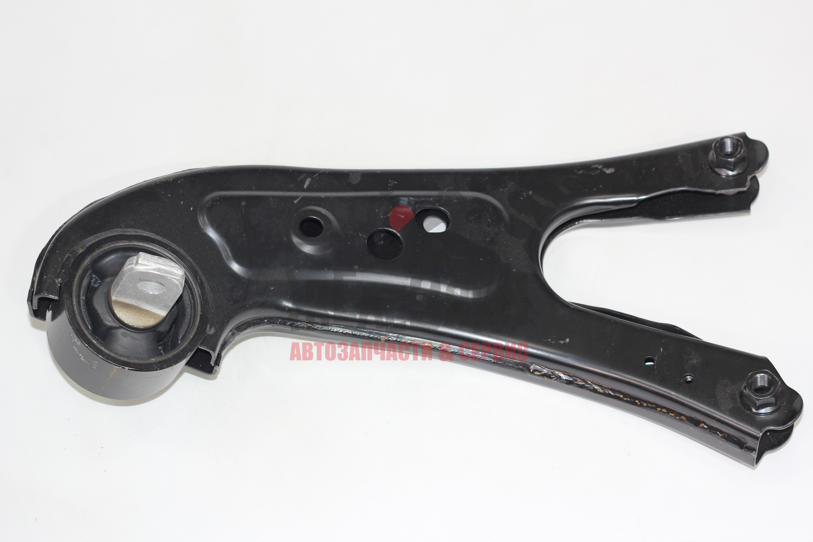 Рычаг задней подвески продольный RH