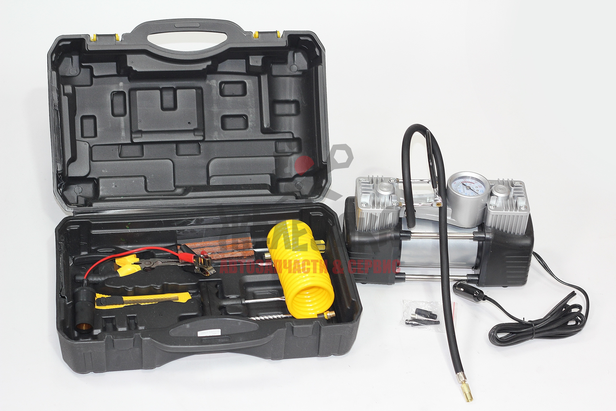 Компрессор автомобильный с набором инструмента 2-х поршн. CAMEL, 85 л/м,12V/30A, акк.заж., витой шл. (УЦЕНКА Сломан кейс)